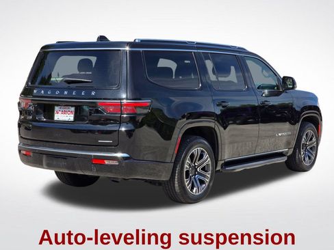 Used 2024 Jeep Wagoneer Series II w/ Flexible Seating Group AWD/4WD image 18