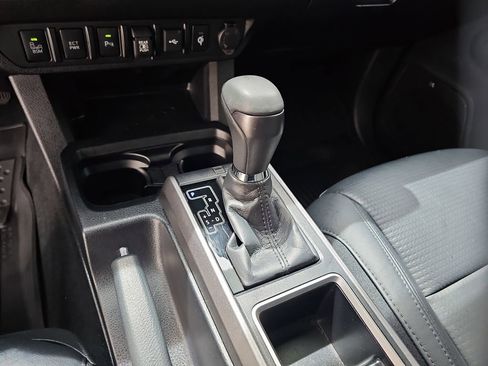 Used 2023 Toyota Tacoma TRD Off-Road w/ TRD Premium Off Road Package AWD/4WD image 16