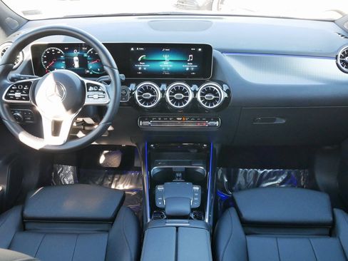 Used 2021 Mercedes-Benz GLA 250 4MATIC image 32