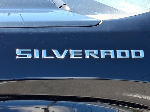 Used 2021 Chevrolet Silverado 1500 LT AWD/4WD image 6