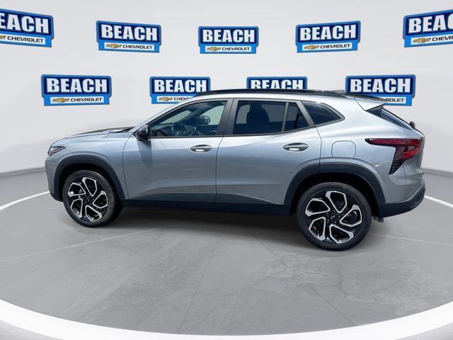 Used 2024 Chevrolet Trax RS w/ Sunroof Package FWD image 5