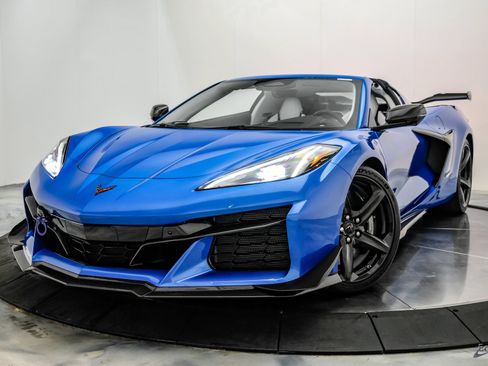 Used 2024 Chevrolet Corvette Z06 w/ Z07 Performance Package RWD image 5