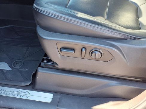 Used 2021 Chevrolet Silverado 1500 High Country w/ Technology Package image 27