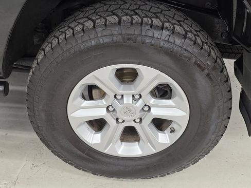 Used 2021 Toyota 4Runner SR5 Premium w/ Moonroof Package AWD/4WD image 53