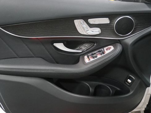 Used 2022 Mercedes-Benz GLC 300 4MATIC image 24