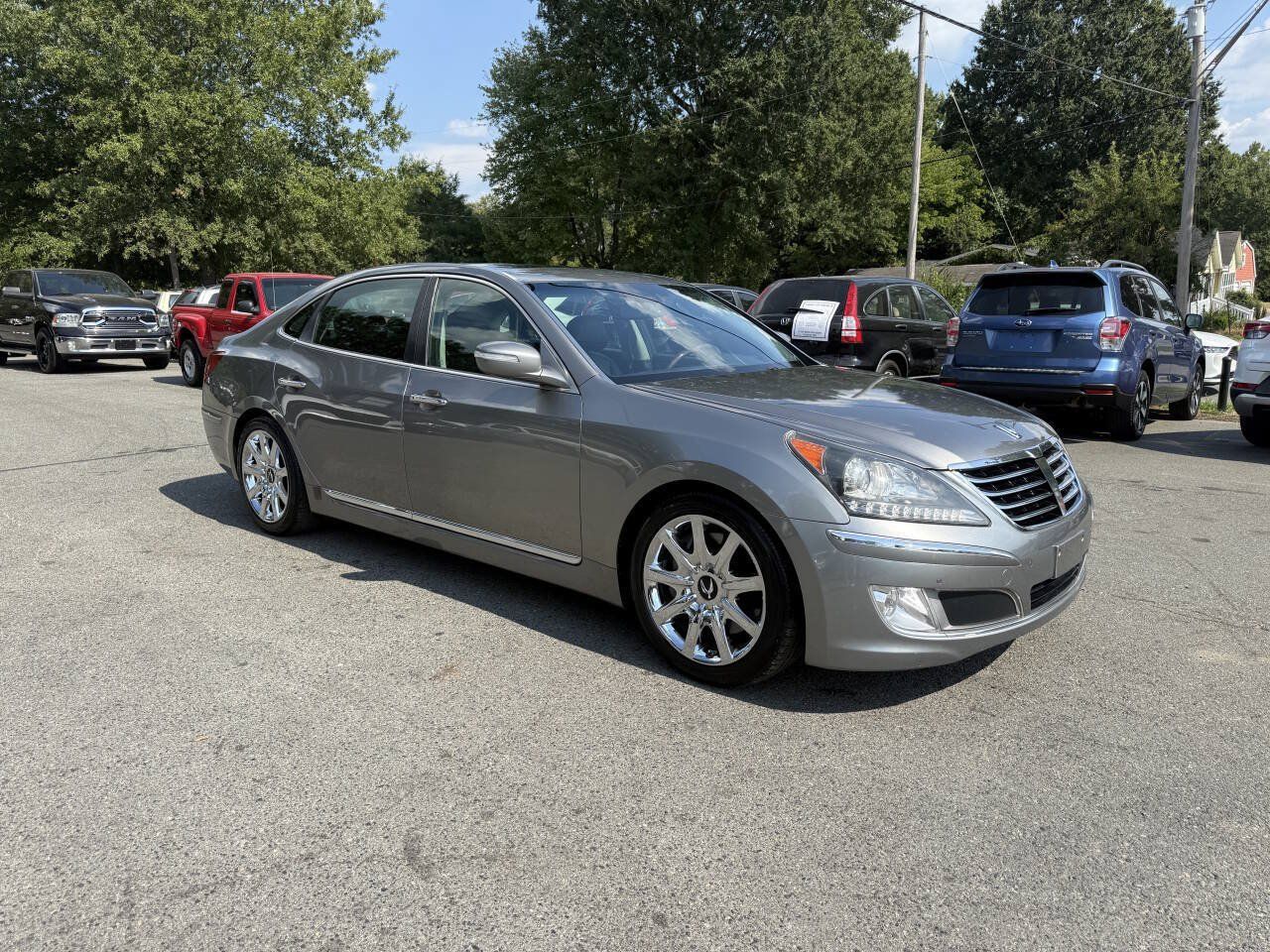 Used 2012 Hyundai Equus Signature RWD image 4