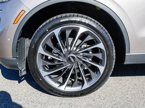 Used 2020 Lincoln Aviator Reserve w/ Equipment Group 202A AWD/4WD image 11