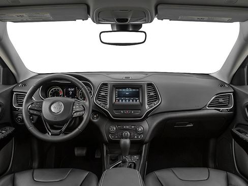 Used 2021 Jeep Cherokee Latitude Plus FWD image 9