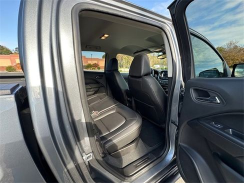 Used 2022 Chevrolet Colorado ZR2 w/ ZR2 Dusk Special Edition image 17