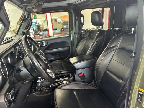 Used 2021 Jeep Gladiator Overland w/ Popular Equipment Package AWD/4WD image 9