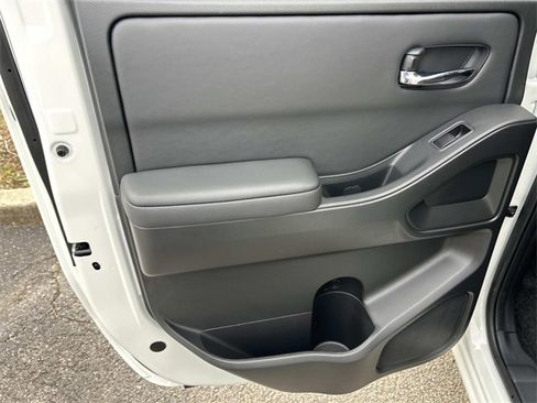 Used 2024 Nissan Frontier SL w/ Technology Package image 22