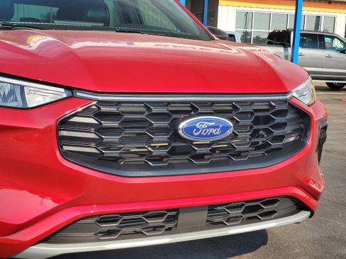 Used 2024 Ford Escape ST-Line w/ Tech Pack #1 AWD/4WD image 7
