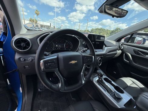Used 2025 Chevrolet Blazer LT w/ Sound & Technology Package FWD image 18