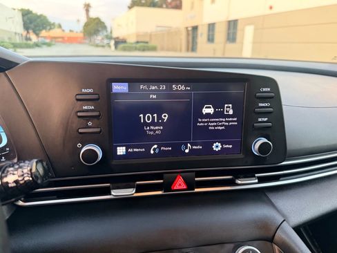 Used 2024 Hyundai Elantra SE image 19