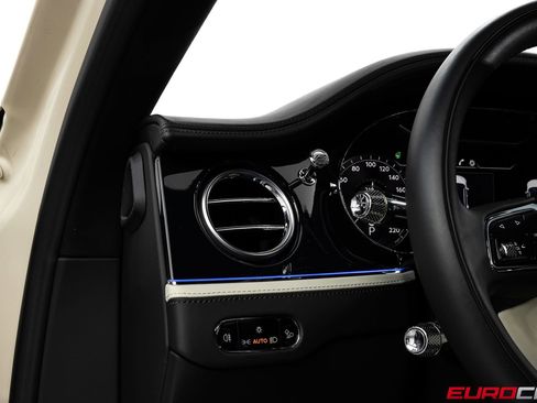 Used 2024 Bentley Flying Spur W12 AWD/4WD image 29