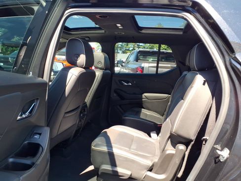 Certified 2023 Chevrolet Traverse Premier w/ Redline Edition AWD/4WD image 17