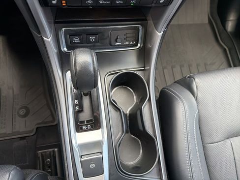 Used 2022 Subaru Ascent Limited w/ Technology Package image 26