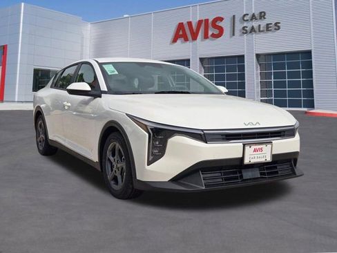 Used 2025 Kia K4 FWD image 3