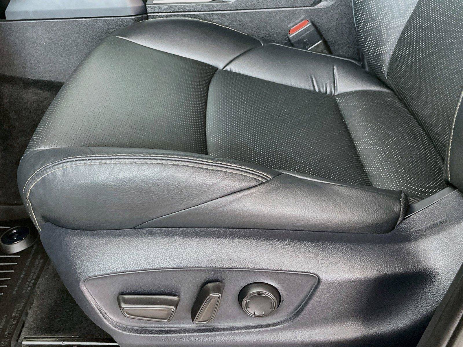 Used 2024 Toyota Tacoma Limited w/ Limited Package (LT) AWD/4WD image 23