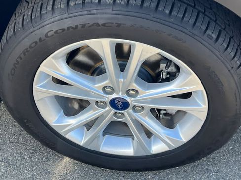 Used 2017 Ford Escape SE image 15