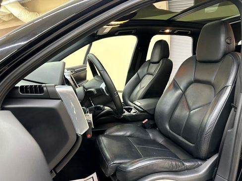 Used 2014 Porsche Cayenne S image 19