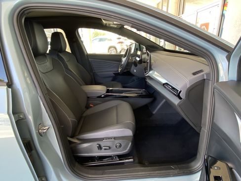 Used 2024 Volkswagen ID.4 Pro S AWD/4WD image 33