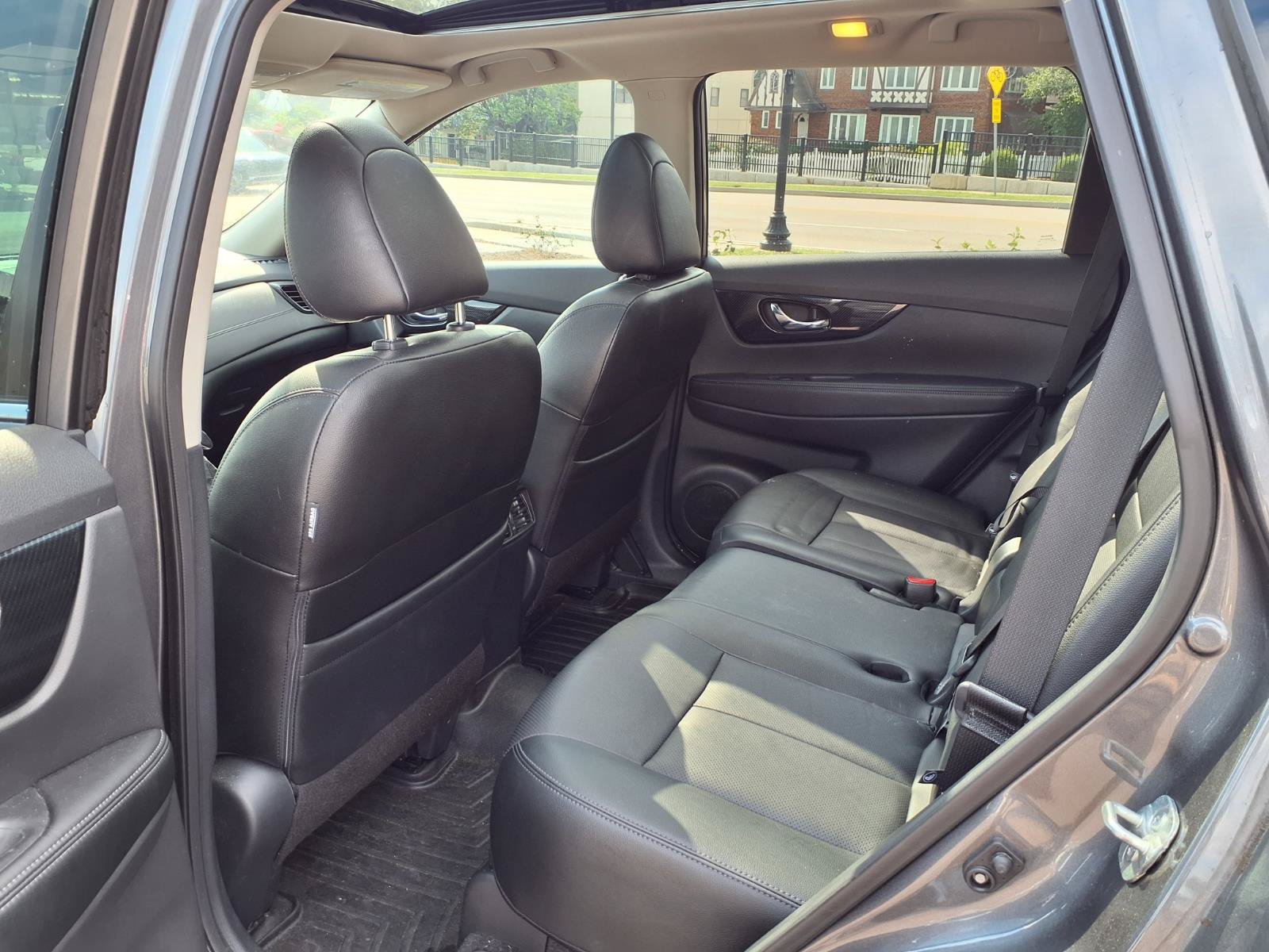 Used 2019 Nissan Rogue SL w/ Premium Package AWD/4WD image 23