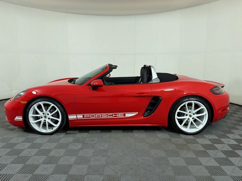 Certified 2024 Porsche 718 Boxster RWD image 2