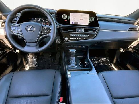 Used 2024 Lexus ES 350 w/ Premium Package image 8