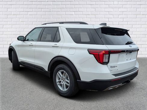 New 2026 Ford Explorer Active w/ Active Comfort Package image 3