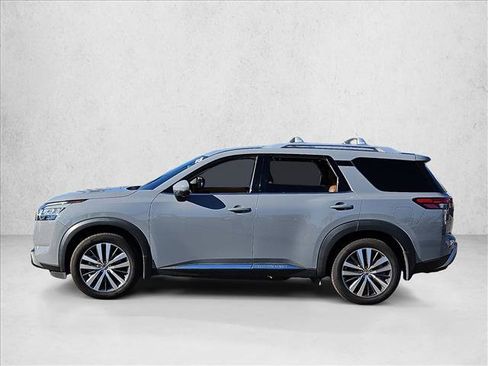 Used 2022 Nissan Pathfinder Platinum w/ Cargo Package image 9