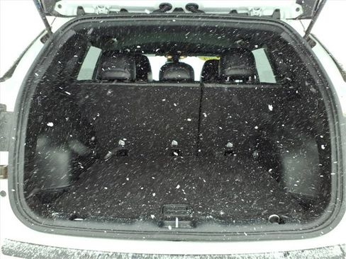 Used 2024 Jeep Compass Trailhawk image 8