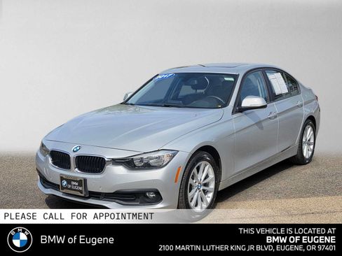 Used 2017 BMW 320i xDrive Sedan AWD/4WD image 7