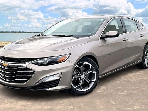 Used 2023 Chevrolet Malibu LT image 3