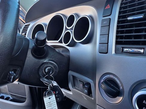 Used 2014 Toyota Sequoia Platinum image 19