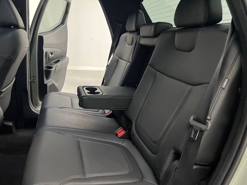 Used 2025 Hyundai Santa Cruz SEL FWD image 13