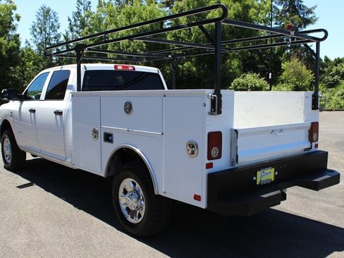 Used 2022 RAM 2500 Tradesman w/ Chrome Appearance Group AWD/4WD image 3