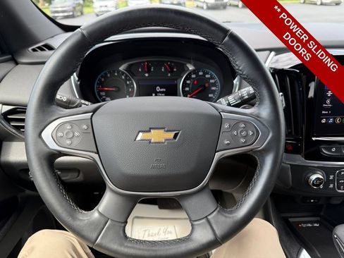 Used 2023 Chevrolet Traverse LT AWD/4WD image 16