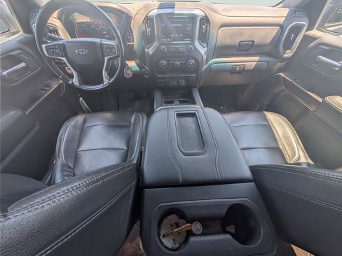 Used 2021 Chevrolet Silverado 1500 LT Trail Boss w/ Bed Protection Package AWD/4WD image 18