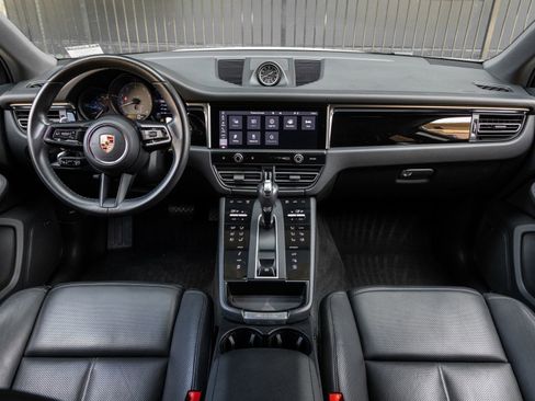 Certified 2023 Porsche Macan S AWD/4WD image 12