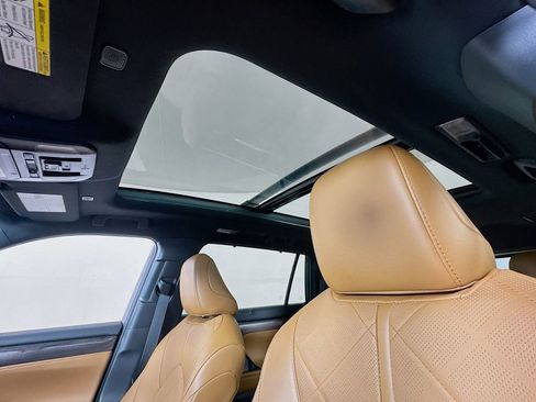 Used 2023 Toyota Highlander Platinum image 22