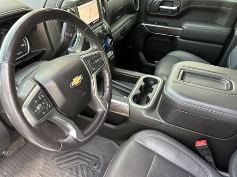 Used 2022 Chevrolet Silverado 2500 LTZ w/ LTZ Premium Package image 10