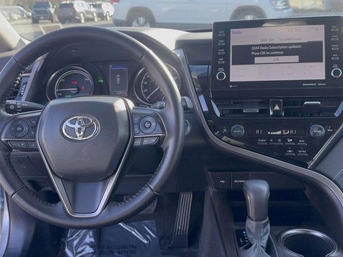 Certified 2021 Toyota Camry SE image 14