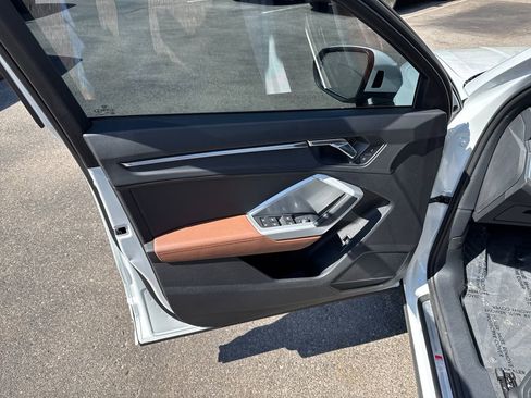 Used 2021 Audi Q3 2.0T Premium Plus w/ Premium Plus Package image 10