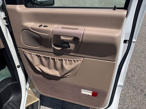 Used 1997 Ford E-150 and Econoline 150 RWD image 16