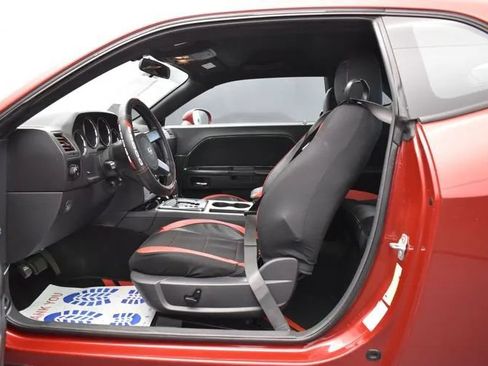 Used 2010 Dodge Challenger SE RWD image 14
