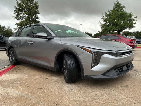 Used 2025 Kia K4 FWD image 4
