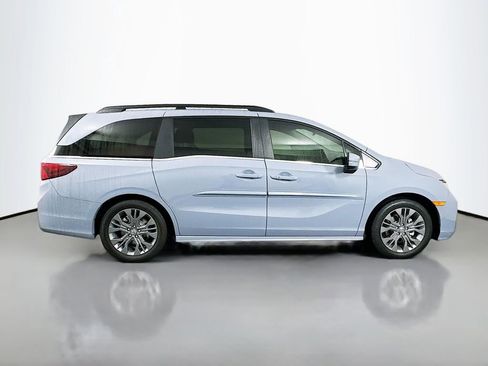 Certified 2025 Honda Odyssey Touring image 4
