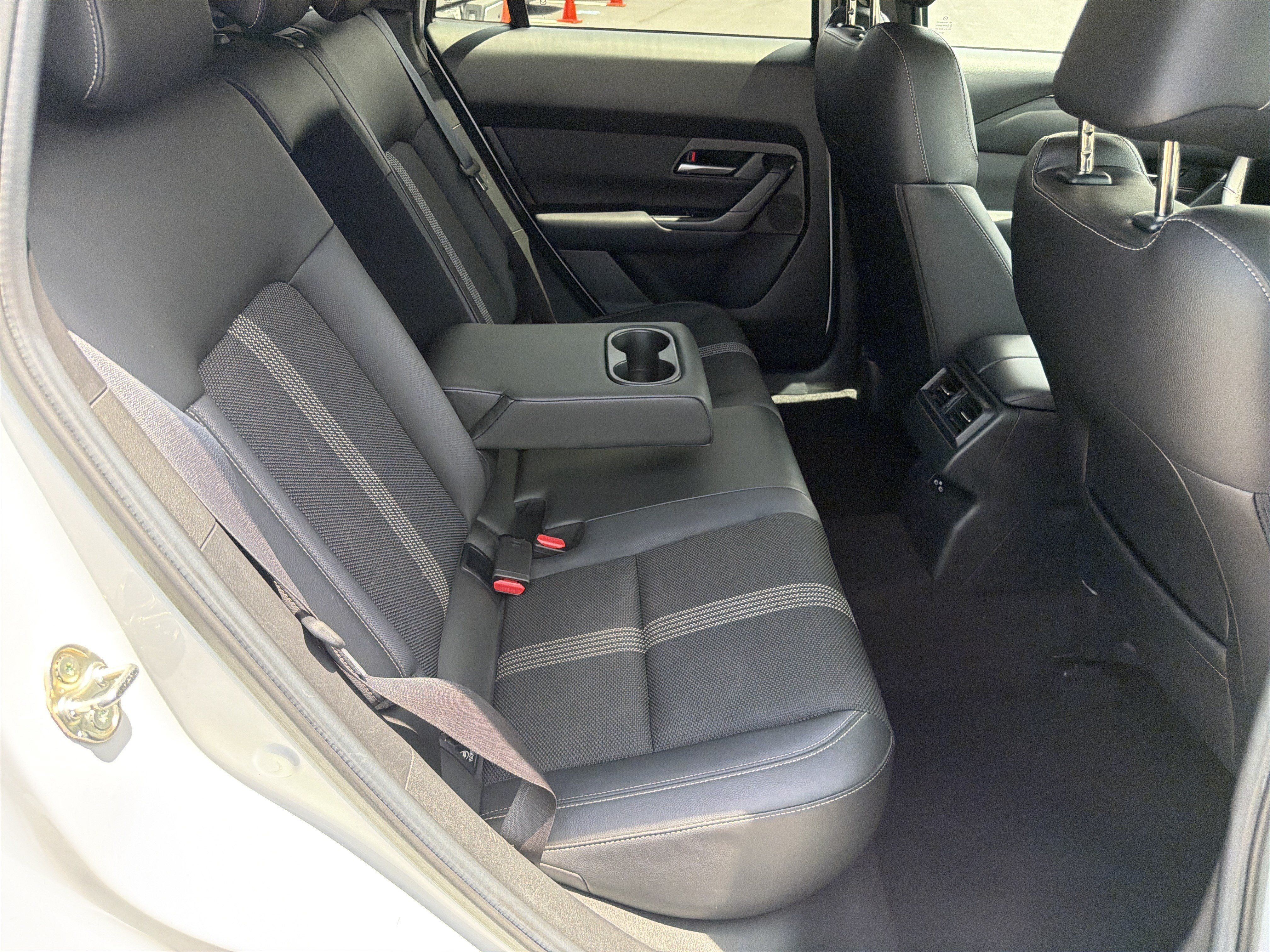 Used 2025 MAZDA CX-50 AWD 2.5 S w/ Preferred Package image 15