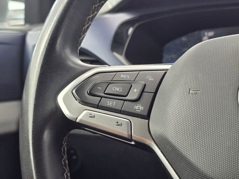 Used 2022 Volkswagen Taos SE image 34